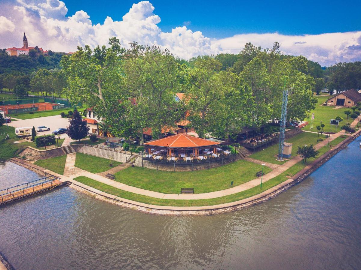 Hotel Dunav Ilok Ngoại thất bức ảnh