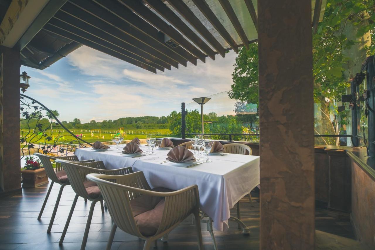 Hotel Dunav Ilok Ngoại thất bức ảnh