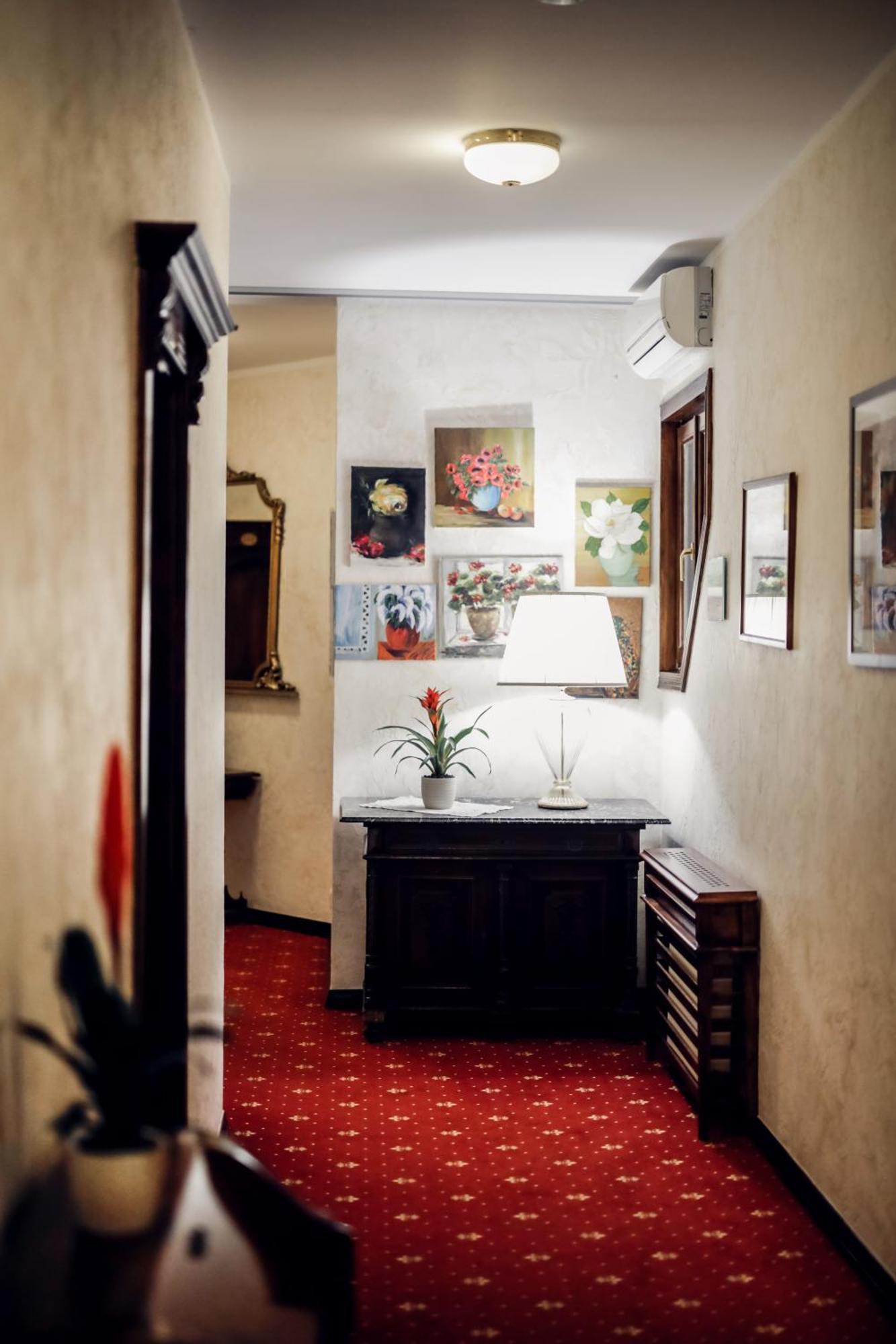 Hotel Dunav Ilok Ngoại thất bức ảnh