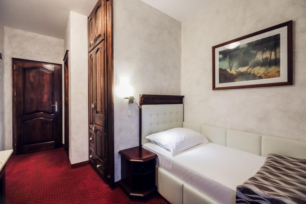 Hotel Dunav Ilok Ngoại thất bức ảnh