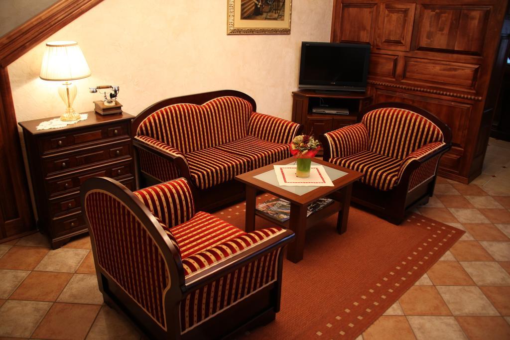 Hotel Dunav Ilok Ngoại thất bức ảnh