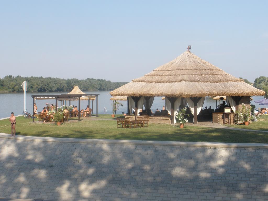 Hotel Dunav Ilok Ngoại thất bức ảnh
